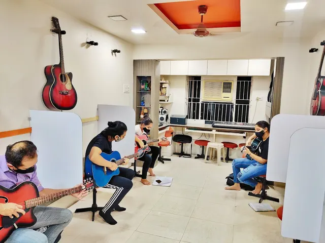 Het Music Academy — Music in Shahibag