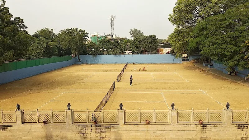 Gwalior Young Mens Club — Swimming in Lashkar