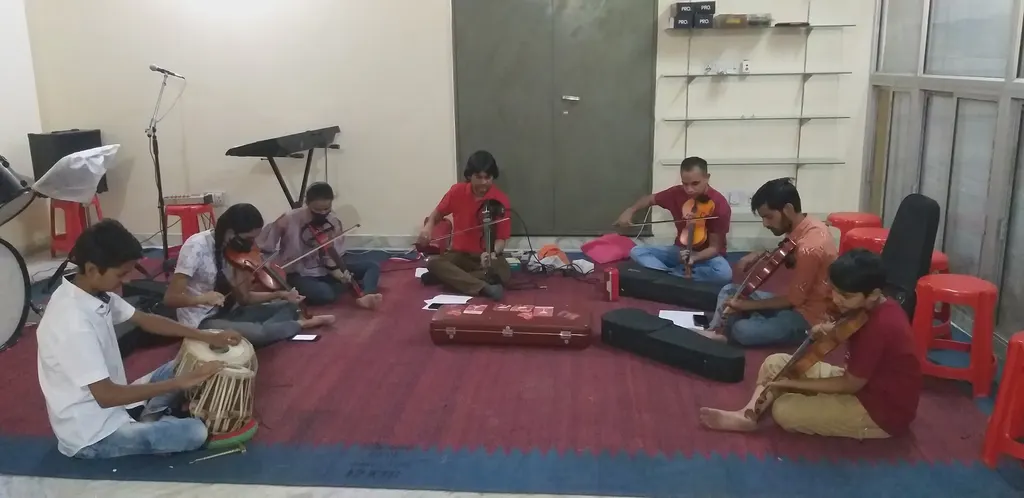 Gulzar Violin Academy — Music in Chokdi Gangapol
