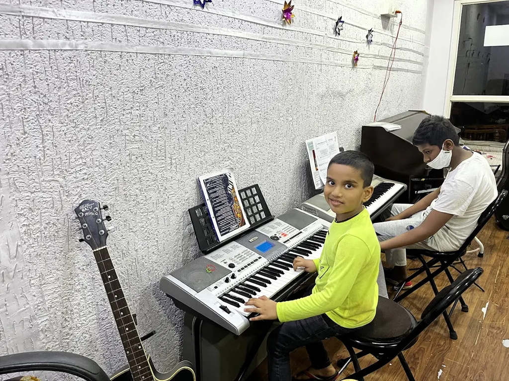 CREAMDOOR MUSIC SCHOOL — Music in Vijaya Nagar Colony