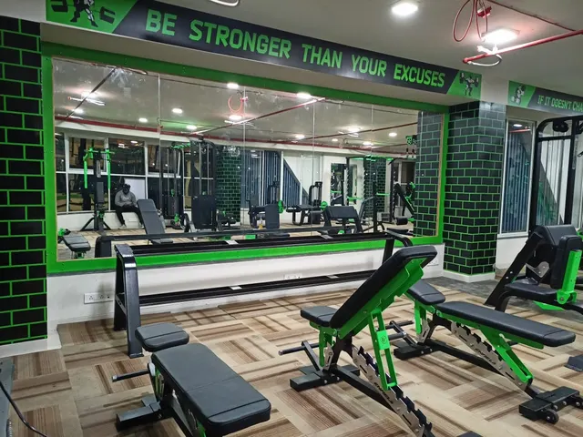 Commando Fitness Unisex Gym