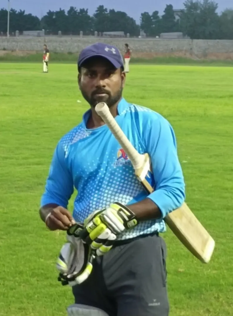 Love Cricket — Cricket in Chanda Nagar