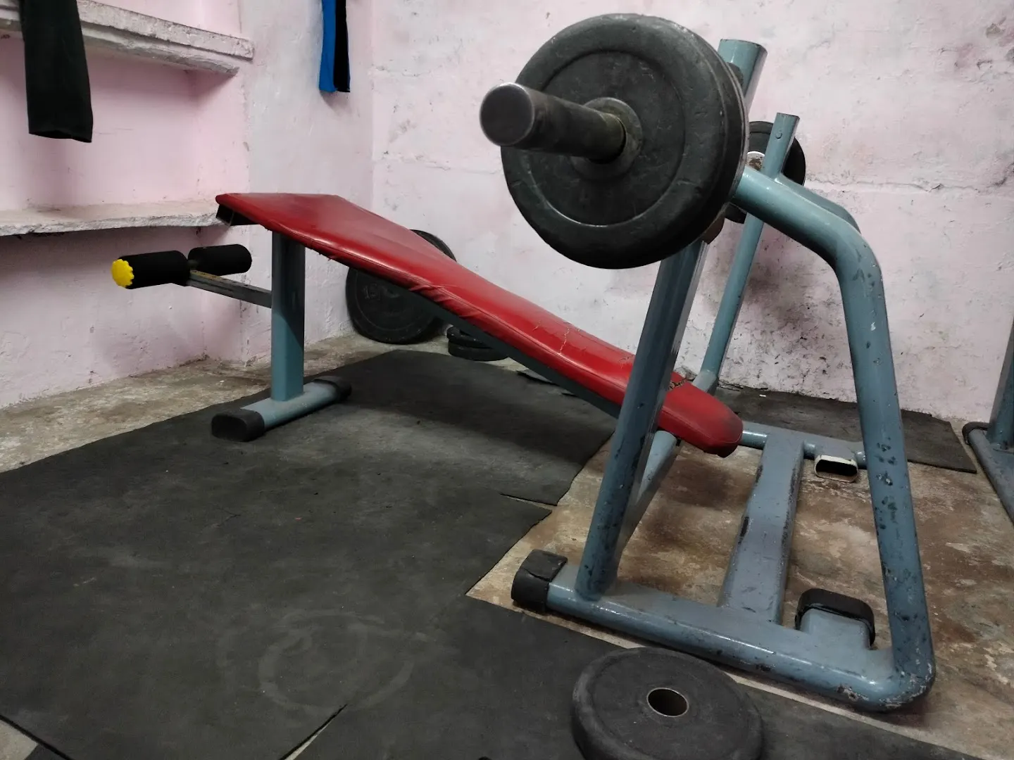 6 Pack Abs Gym — Standard Gym in Nahari Ka Naka, Jaipur