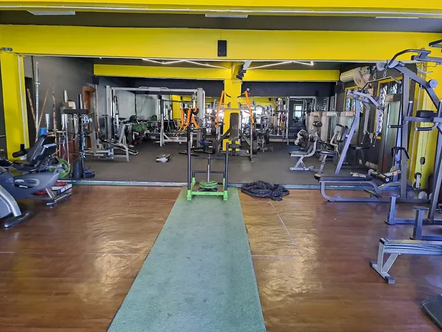 FIT TREE FITNESS CENTRE