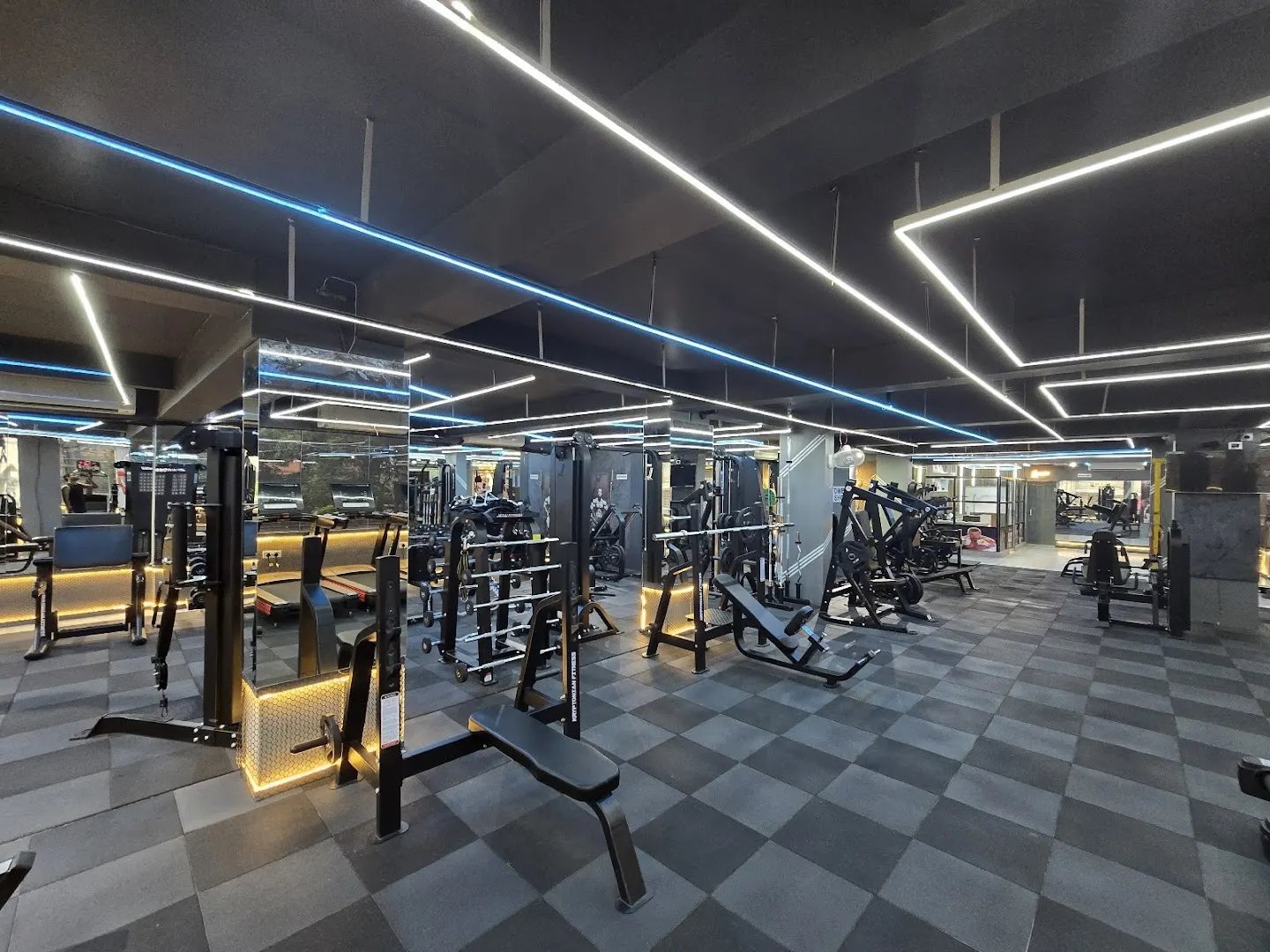 Kryptonian fitness photo 1