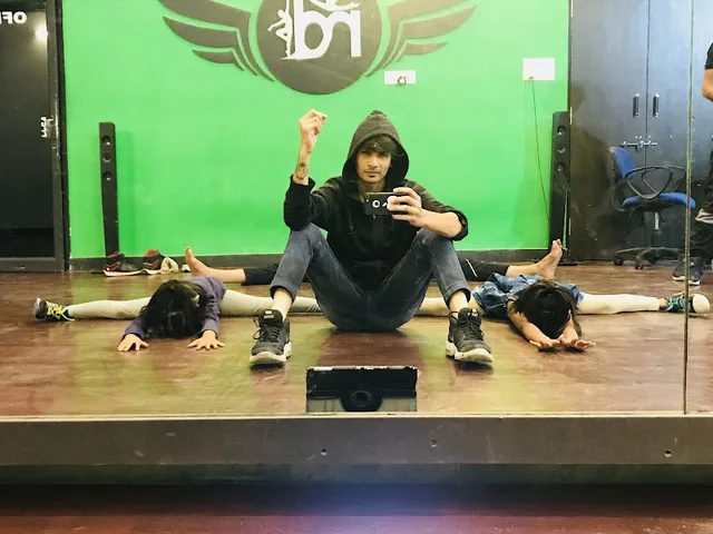 MAESTROO kingdom of dance — Dance in Pahada