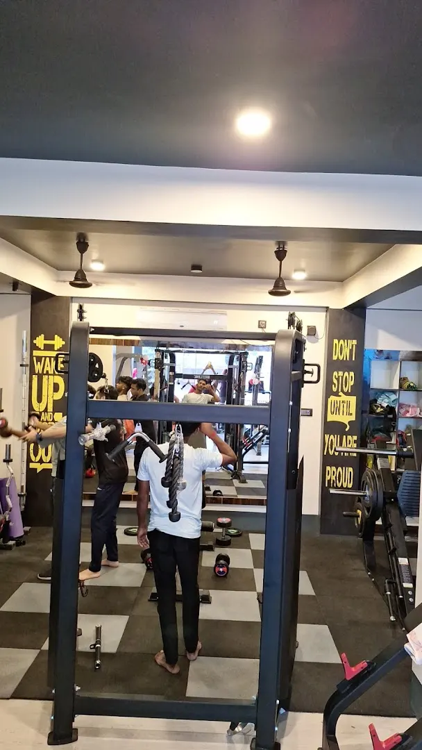 IRON CAGE — Fitness Center in Liluah