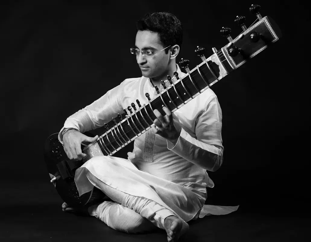 Dhruv Bedi — Music in Kalinga Chowk, Delhi