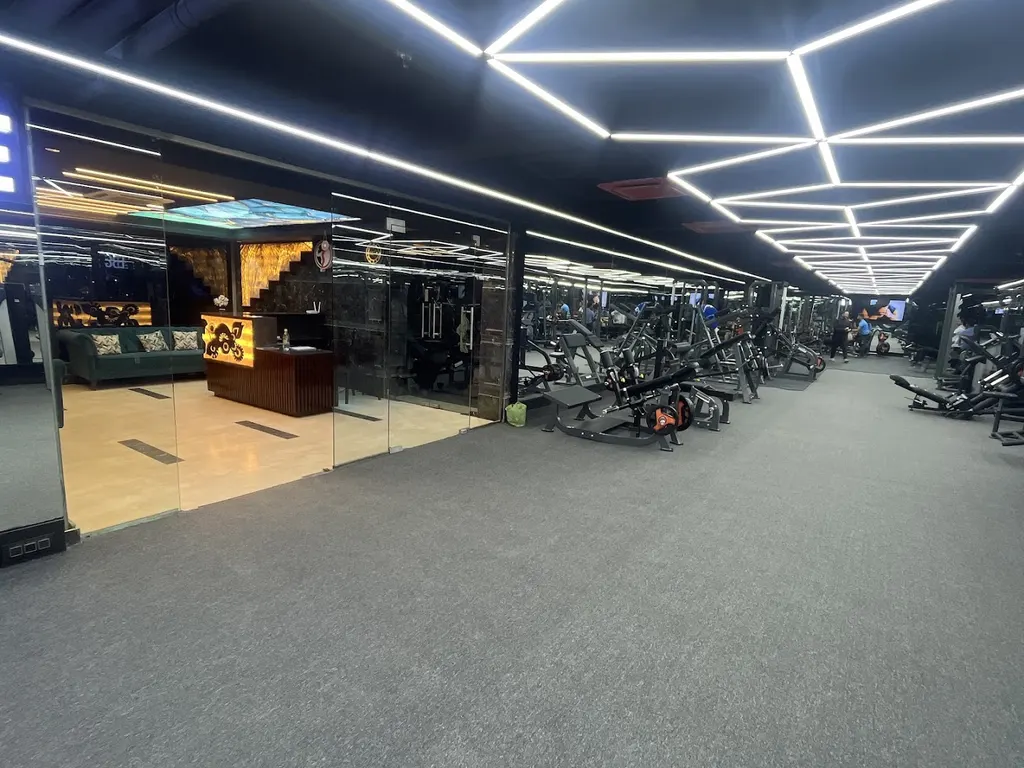 Elite Edge Gym and Spa — Swimming in Sector 34