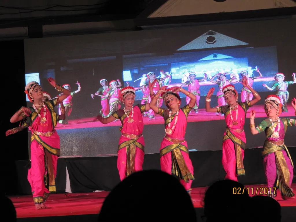 Sirimuvva Arts suchitra — Dance in Quthbullapur