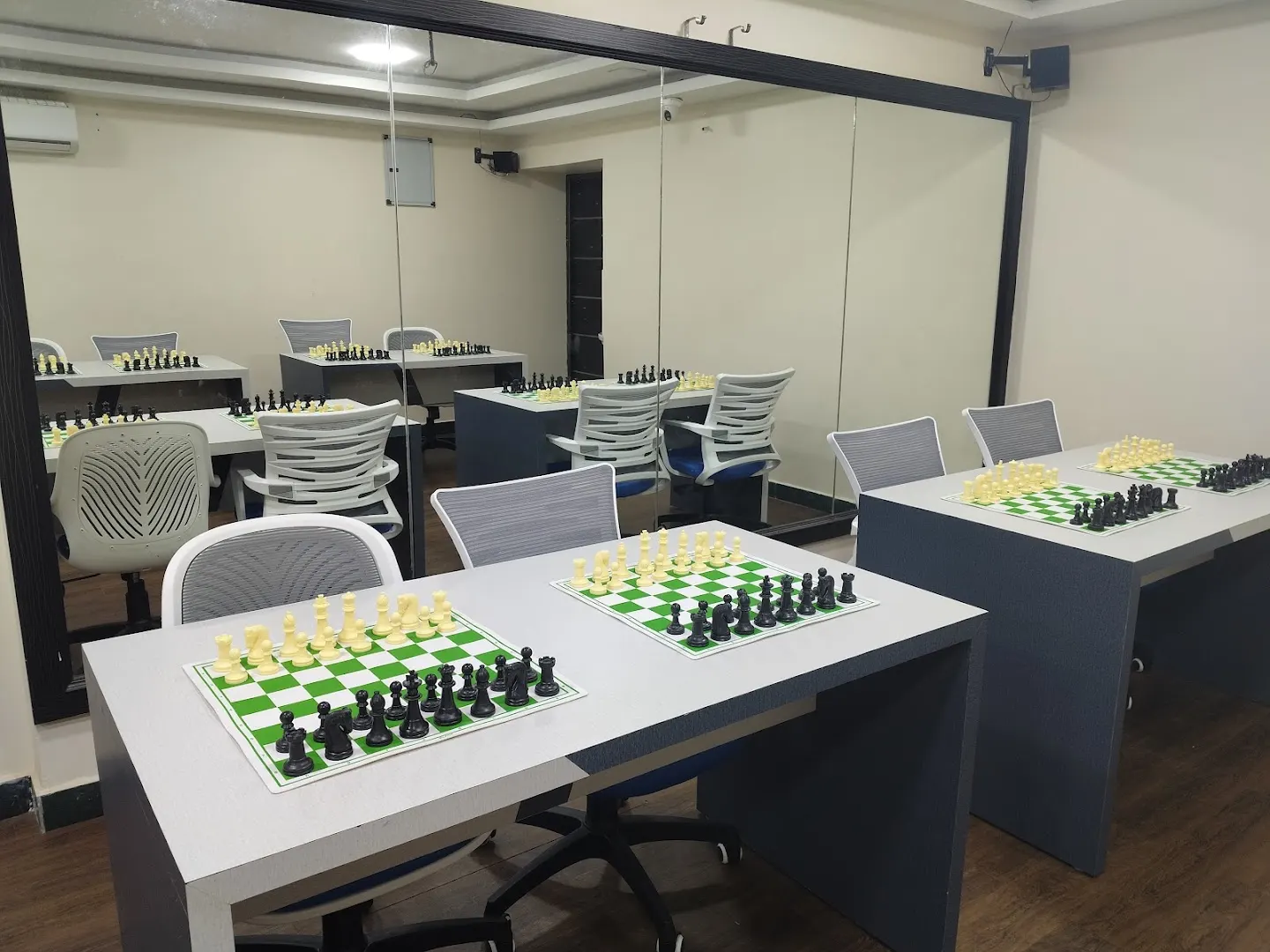 Universal Chess School photo 1