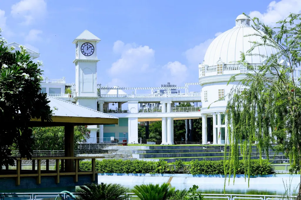 Amanora Club — Music in Hadapsar