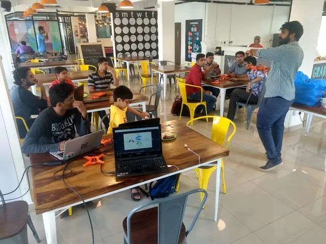 EduTronics — Coding & Robotics in Nana Mava