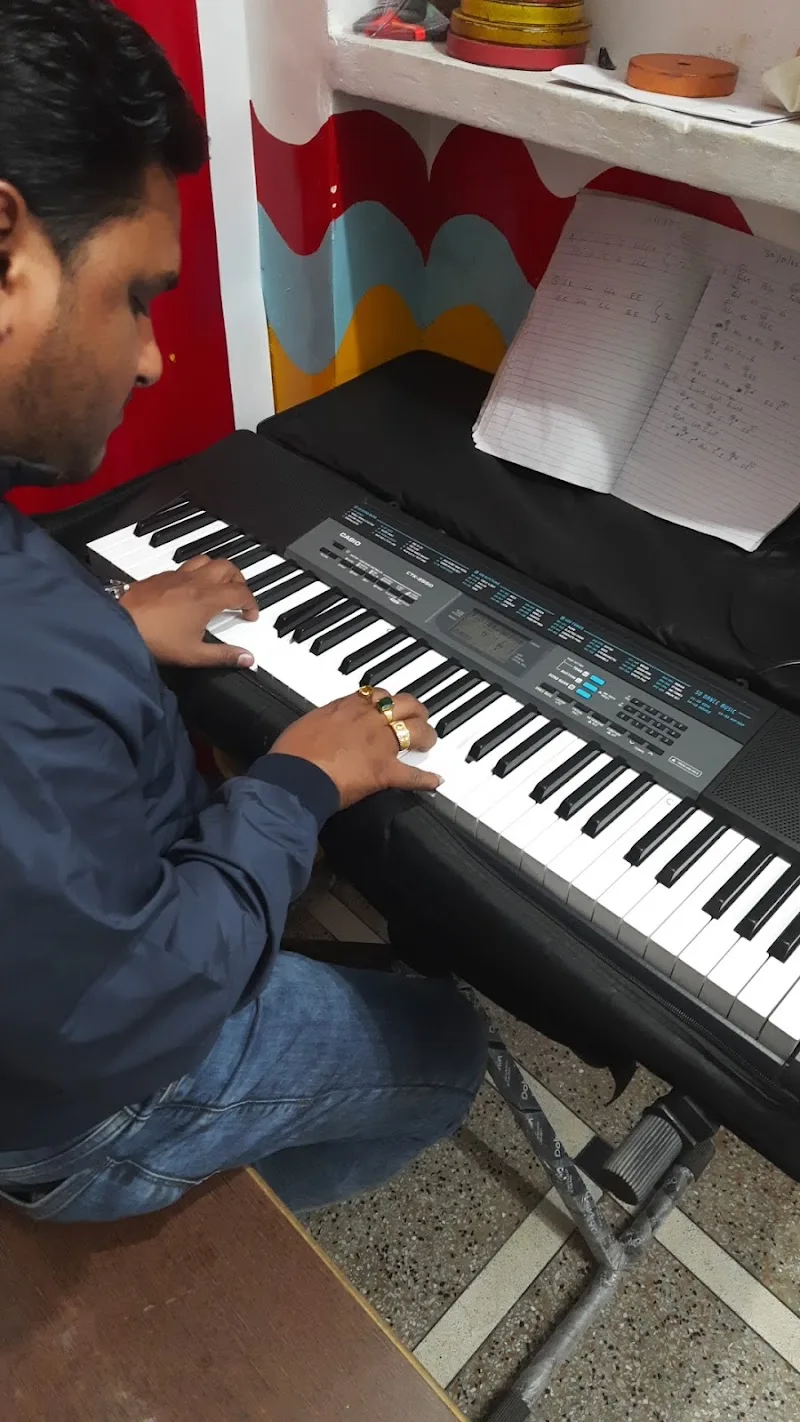 Western Music Classes — Music in Bhelupur