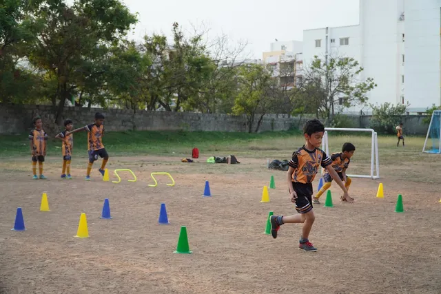 OUTLAST FC ( AKG SCHOOL) PALLIKARANI — Football in Medavakkam