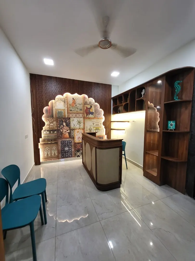 Crimson daffodil — Art & Craft in Perambur