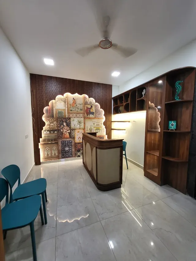 Crimson daffodil — Art & Craft in Perambur