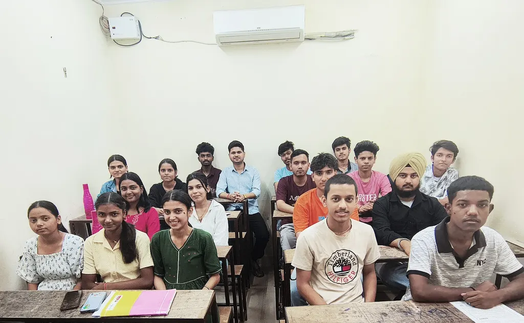 B2B vikram classes — Coding & Robotics in Balongi