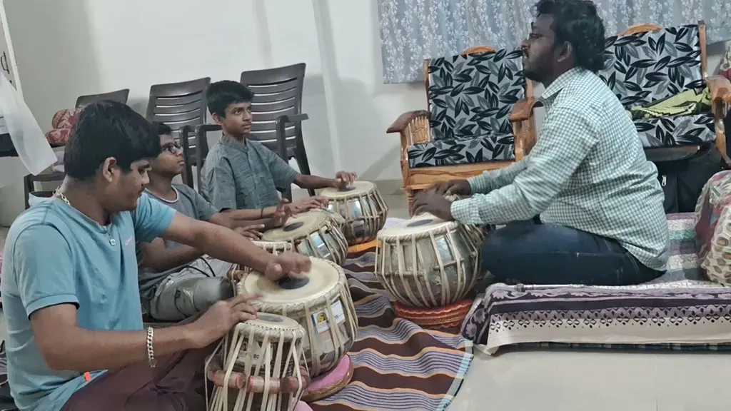 SWARAVARTAN SANGEET VIDYALAYA — Music in Pimple Gurav