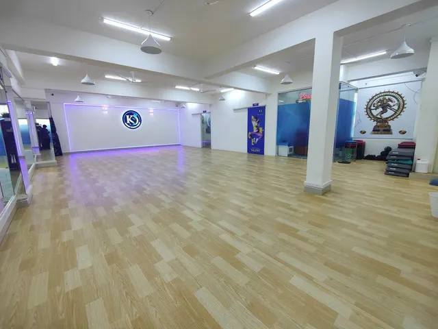 Kosmic Studio 4 Danz New Nallakunta — Dance in New Nallakunta