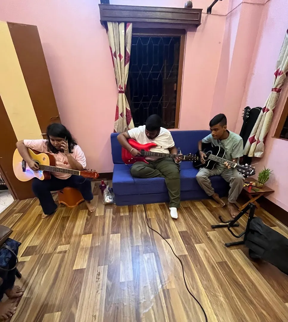 KRISHNA GUITAR WORLD — Music in Salkia