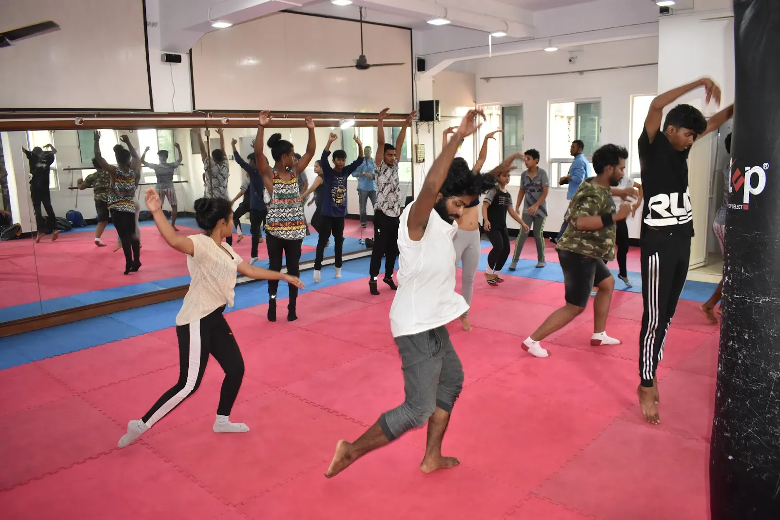 Creative Dance Studio Kolkata — Dance in Kankurgachi, Kolkata
