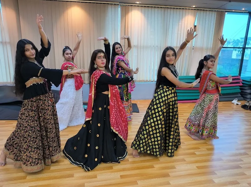 MAINDBLOWING Dance Studio & Event's — Dance in sarwrituvillas