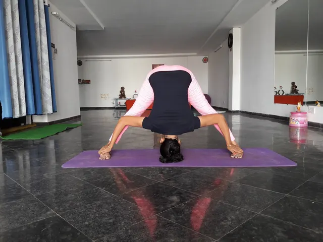Yogasanathana — Yoga in Warasiguda