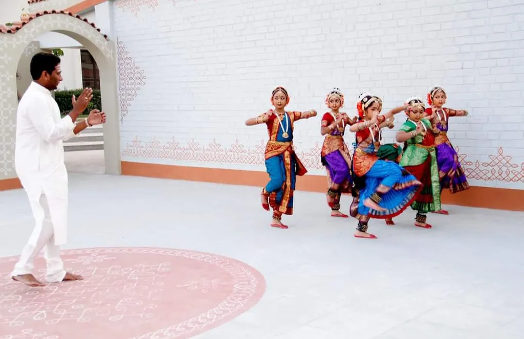 SRI SARADA KUCHIPUDI KALAKSHETRA — Dance in Kukatpally