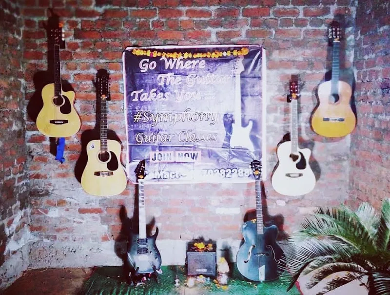 Symphony Guitar Classes — Music in Lashkar