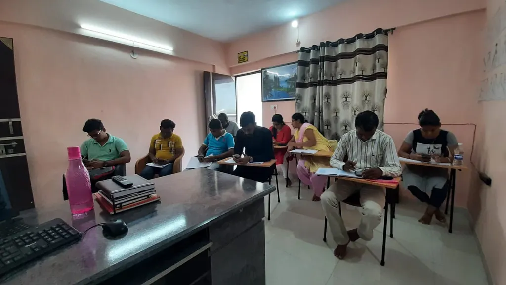 Trade Art Share Market Classes — Art & Craft in Hadapsar