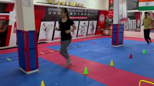 Do karate photo 1