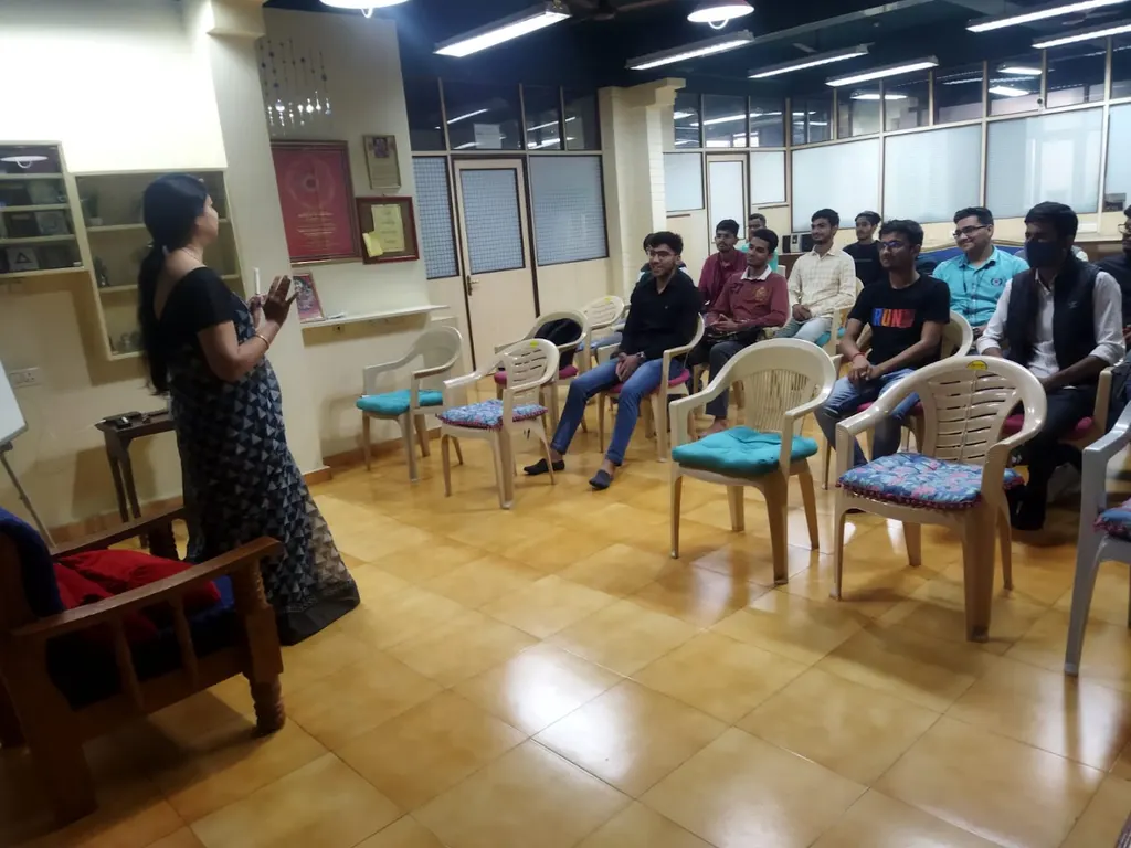 THE AASTHA LIGHT — Yoga in Hanuman Nagar