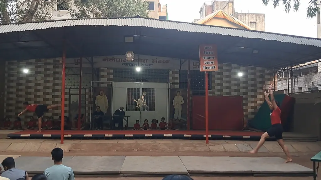 Nene Ghat Ganesh Mandal — Gymnastics in Shaniwar Peth