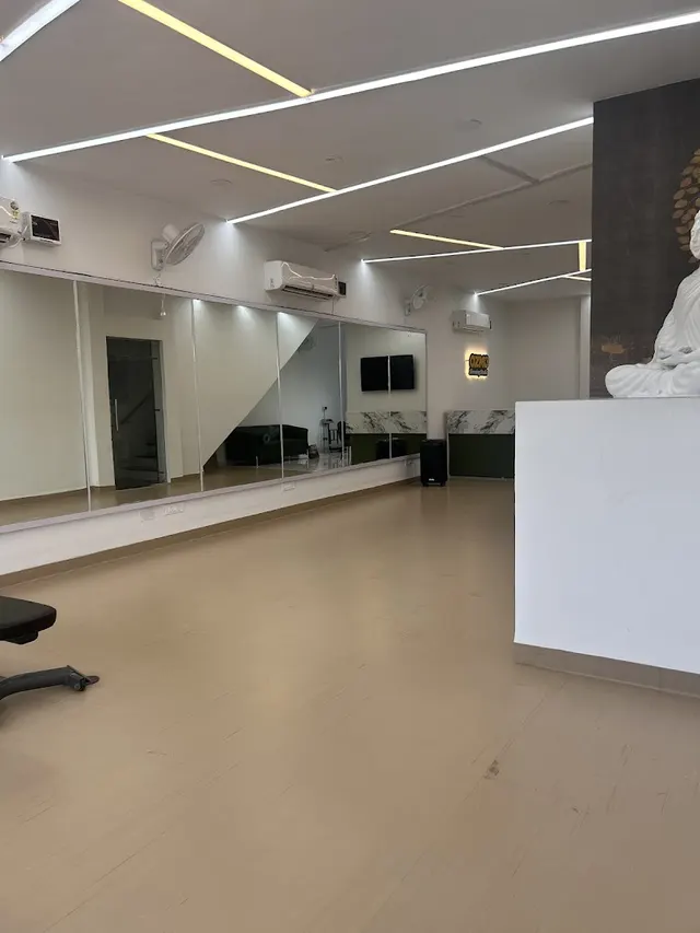 OZMO Slimming Studio — Yoga in Sector 86