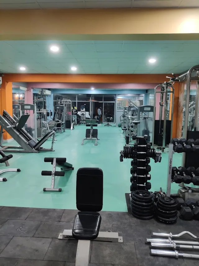 Crunch-N-Curves The Fitness Club
