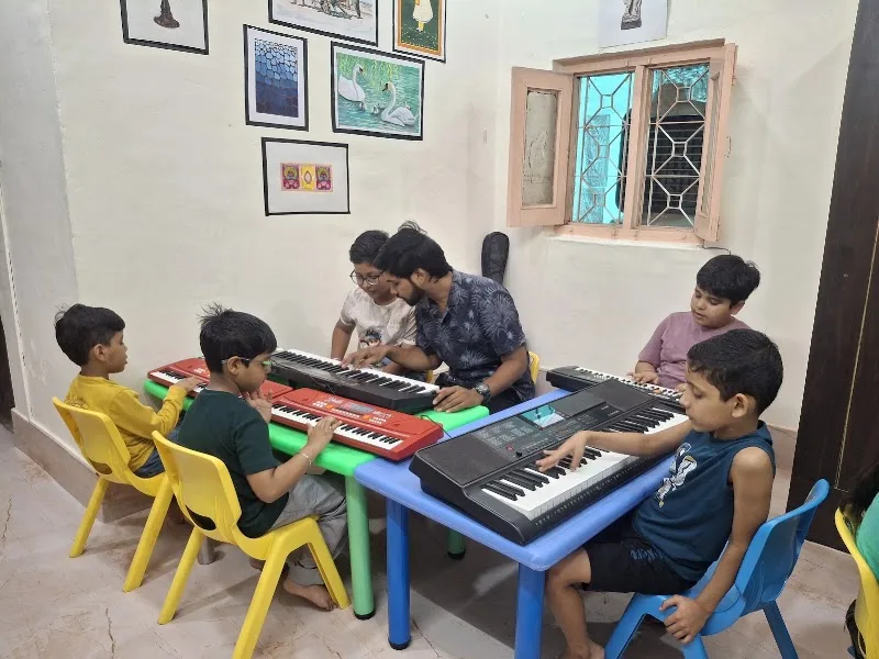 Hunarshala Academy — Music in Lashkar