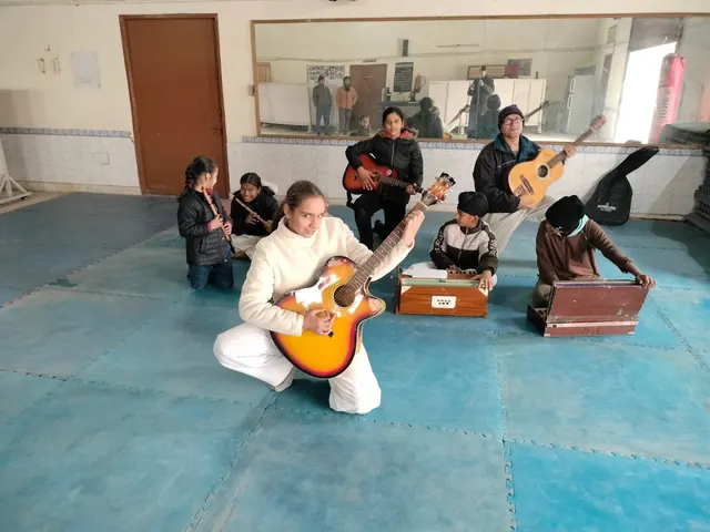 Sur Sargam Music Academy — Music in Sector 57