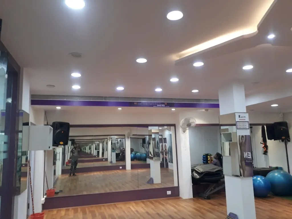 Queeen — Yoga in Velachery