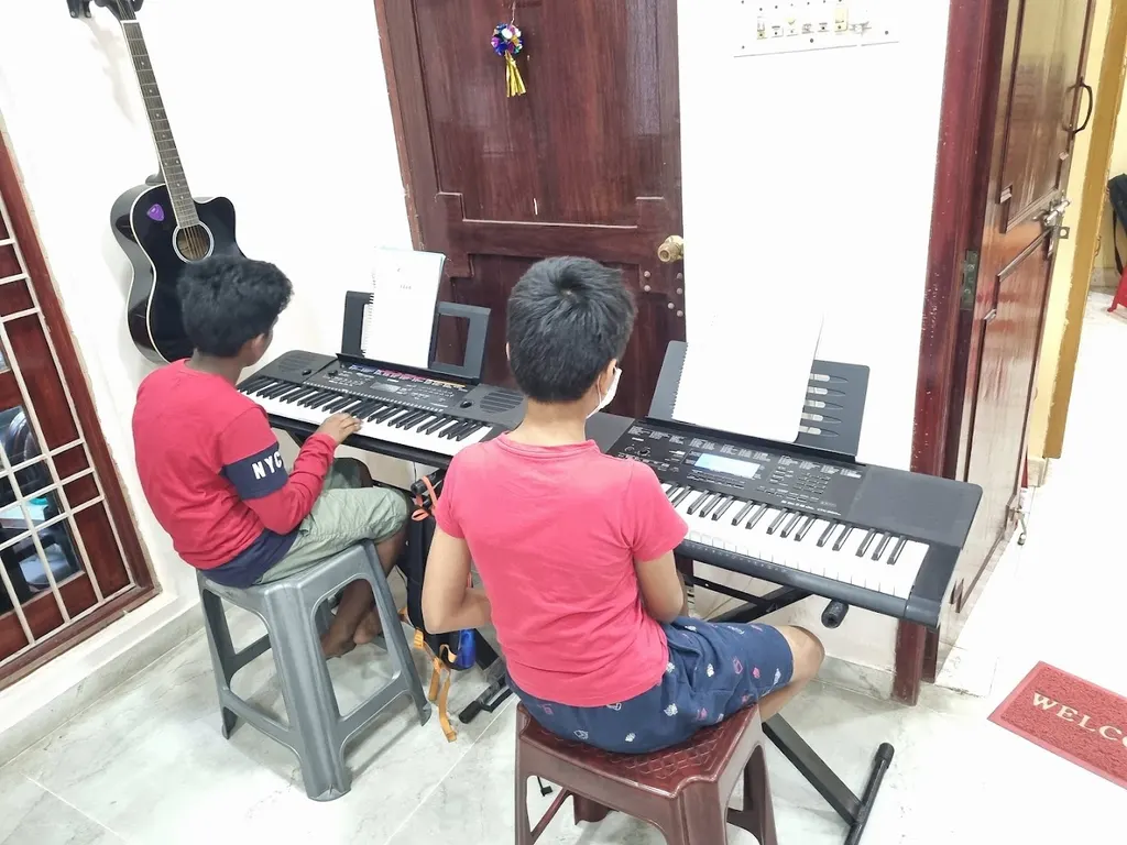 Chennai Music School Keyboard Guitar Violin Drums — Music in Anna Nagar