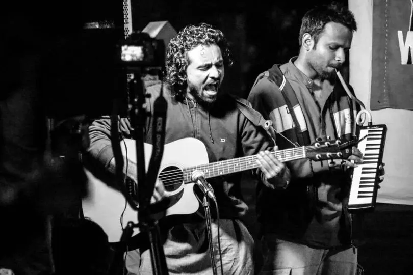 Learn & Live Guitar Classes — Music in Pune Cantonment