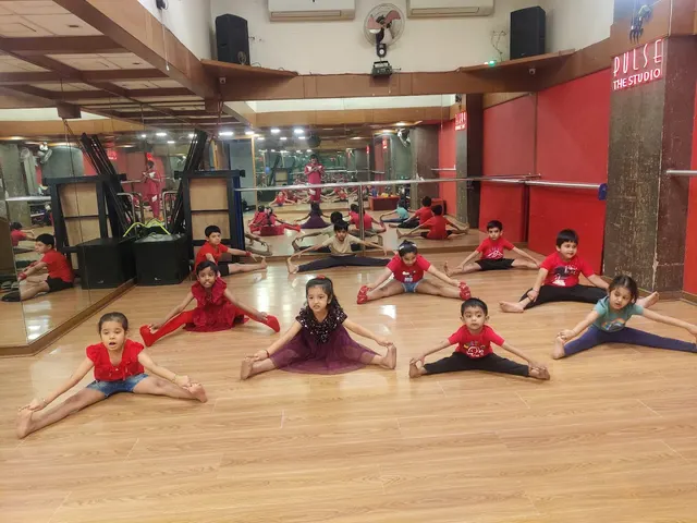 Pulse ( The Studio ) — Dance in Camp