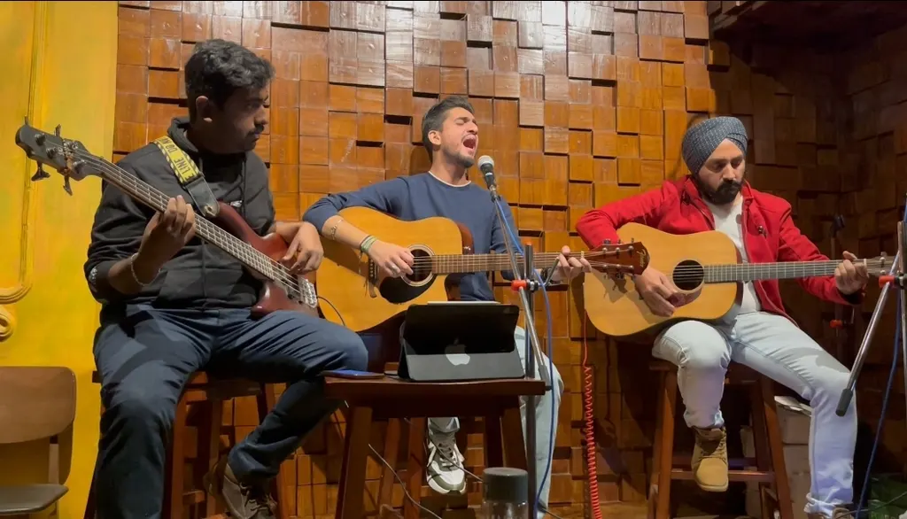 Gillz Guitar — Music in Bhowanipore