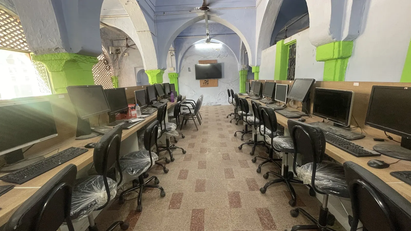 Shah-E-Aalm Computer Class photo 1