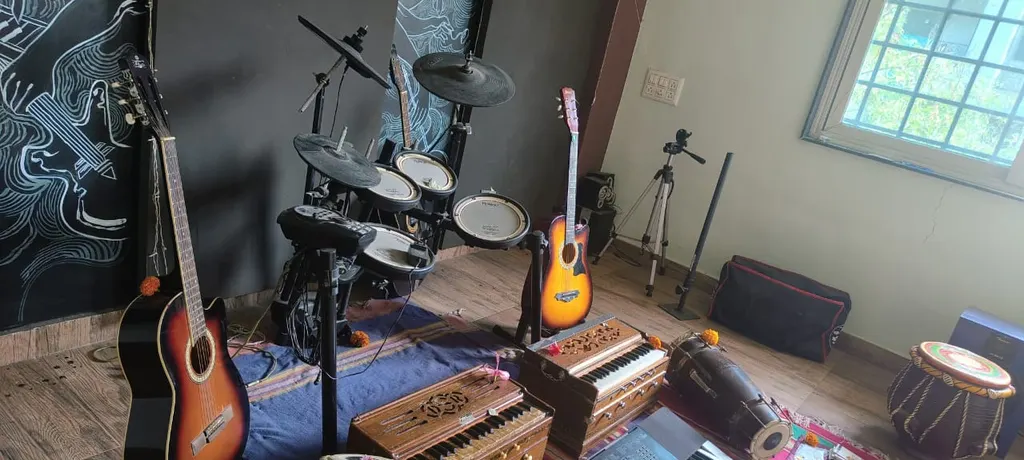 ANTARA MUSIC CLASSES — Music in Nigdi