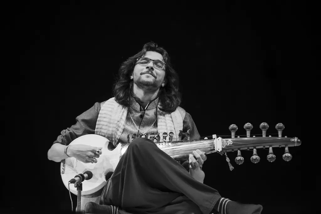 Abhishek Borkar — Music in Koregaon Park