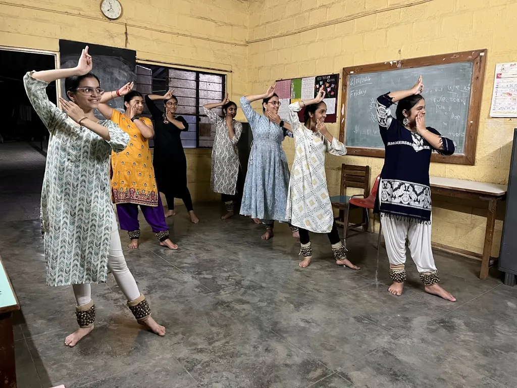 Maneesha Nrityalaya — Dance in Erandwane