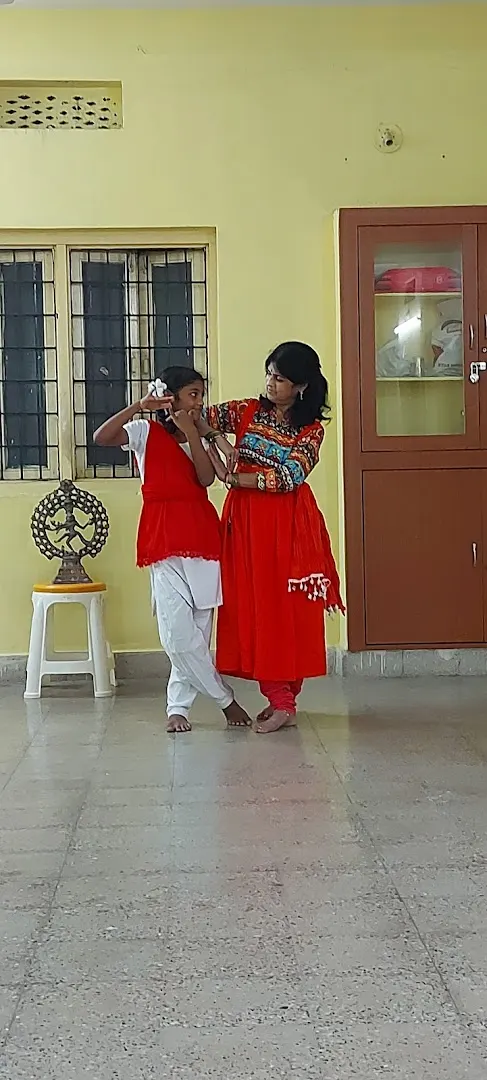 Sri Satya Sai Vasishta Nrityaniketan — Dance in Tarnaka