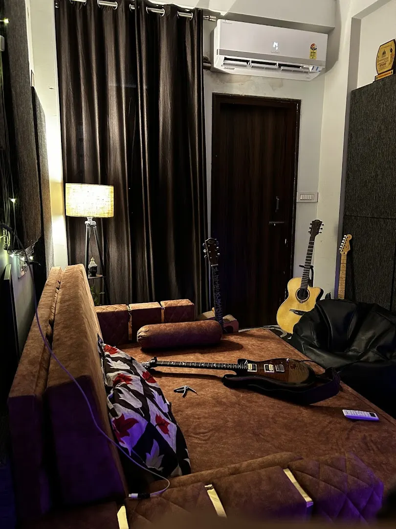 Mehul guitar classes — Music in Lalarpura