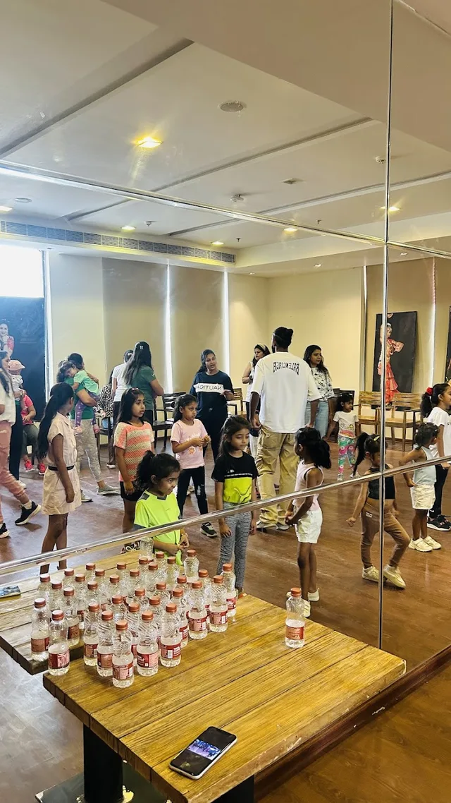YF2 Dance Academy — Dance in Ratanada